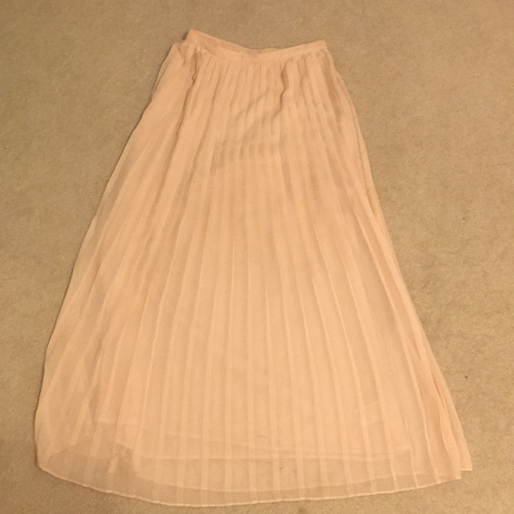 Pleated maxi skirt